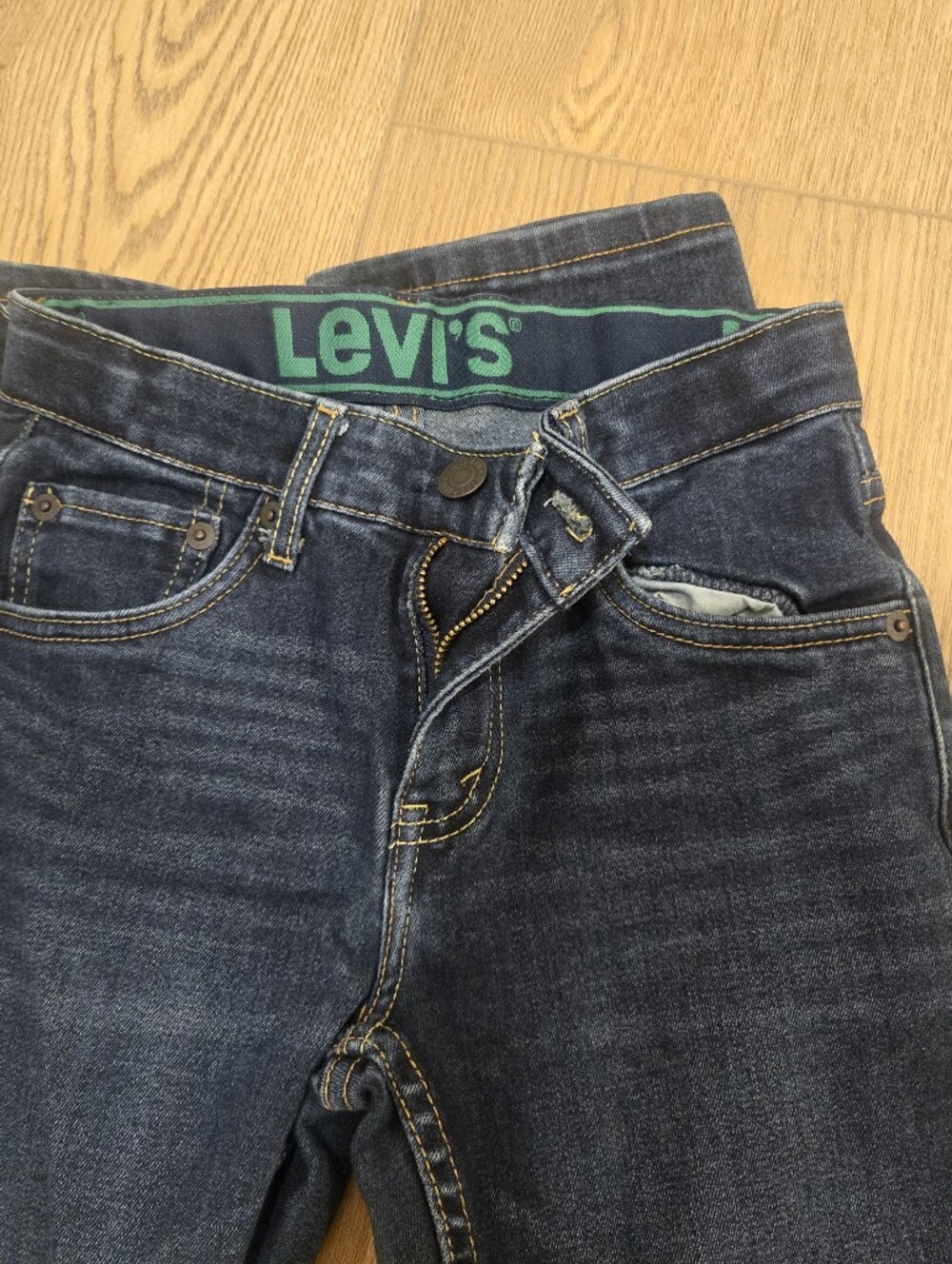 Levi's 511 Boy's Slim Straight Jeans in Dark Indigo, Size 10R, W25, L26 - Picture 4 of 7